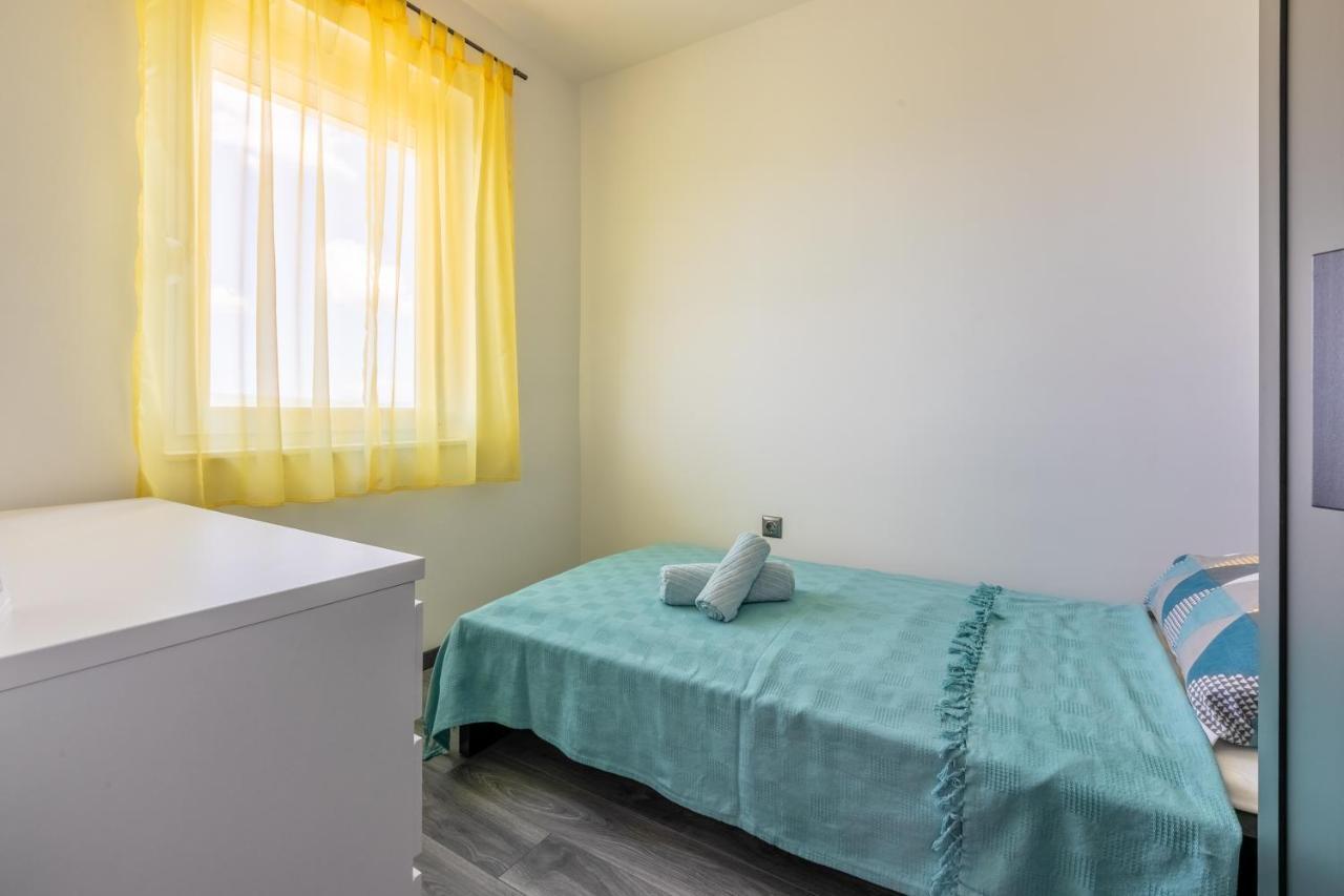 Apartment Pek Crikvenica Buitenkant foto
